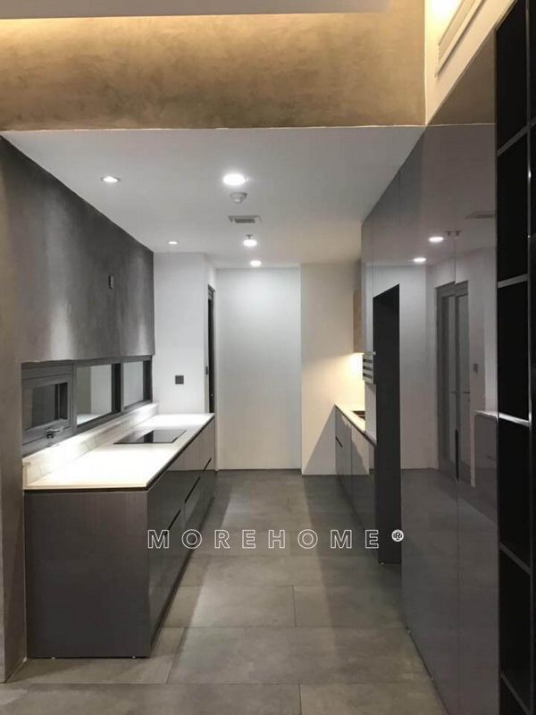 Hình ảnh công trình thi công hoàn thiện tủ bếp hiện đại cho căn hộ penthouse cao cấp Skylake Phạm Hùng, Hà Nội